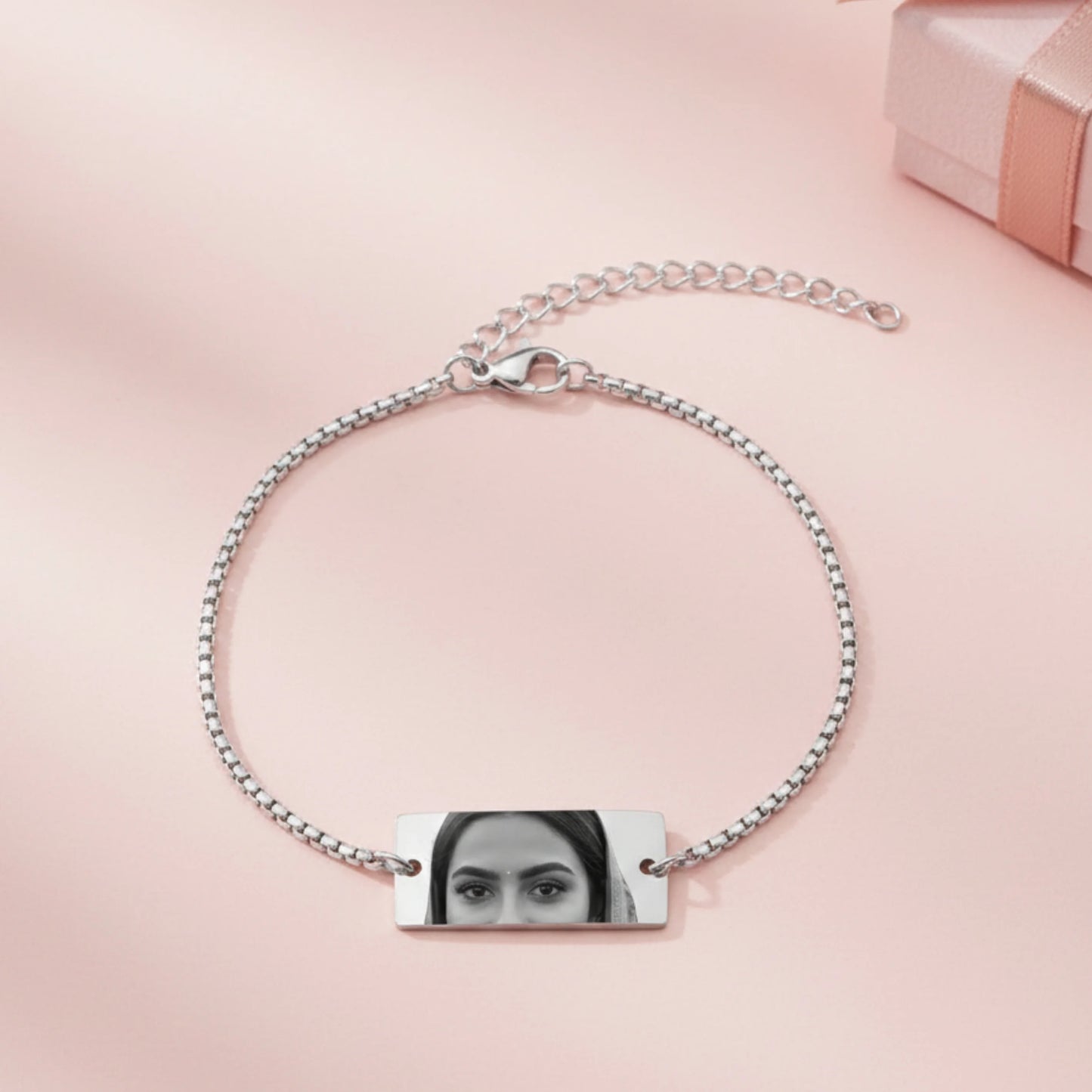 Eyes Engraved Bracelet